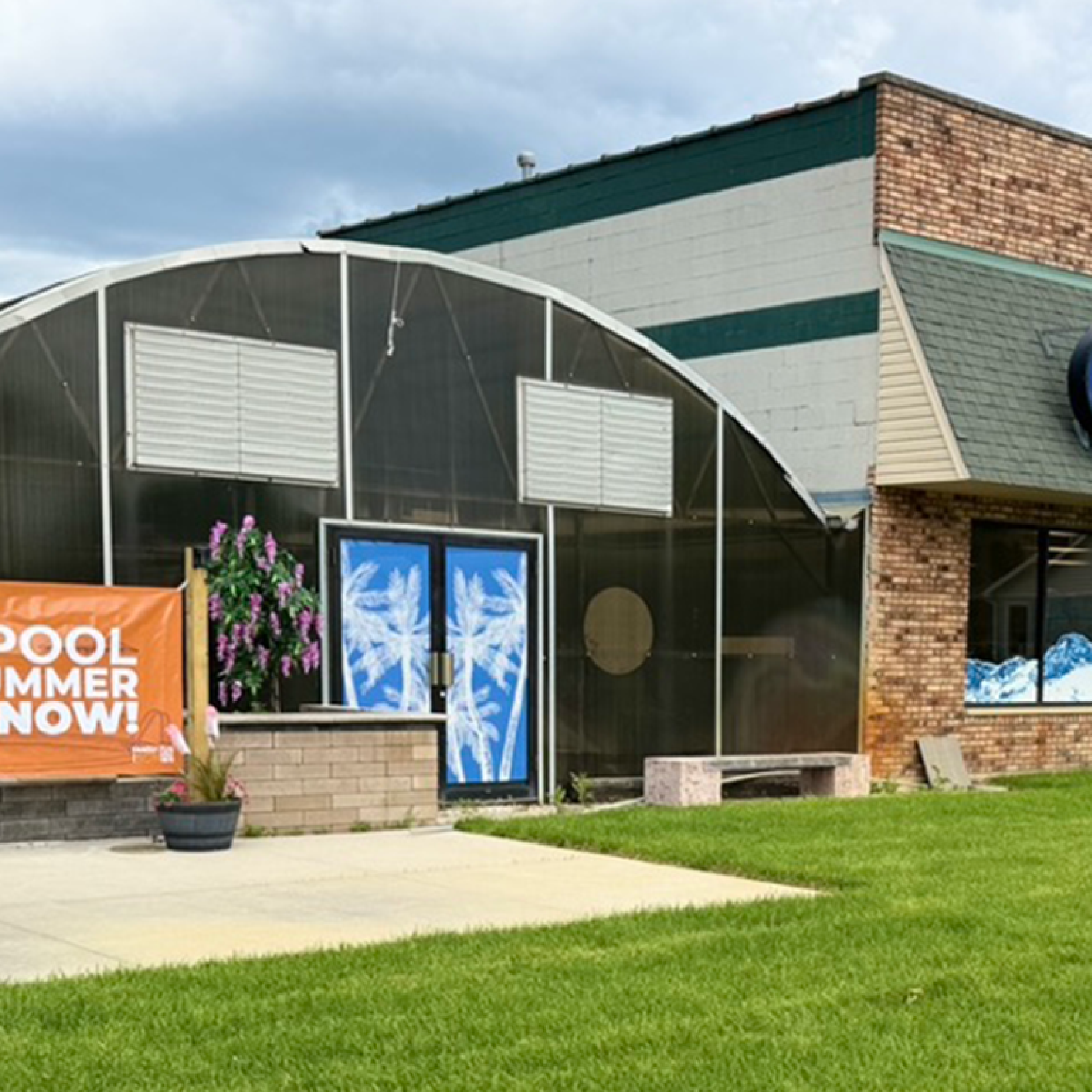 Retail window graphics display